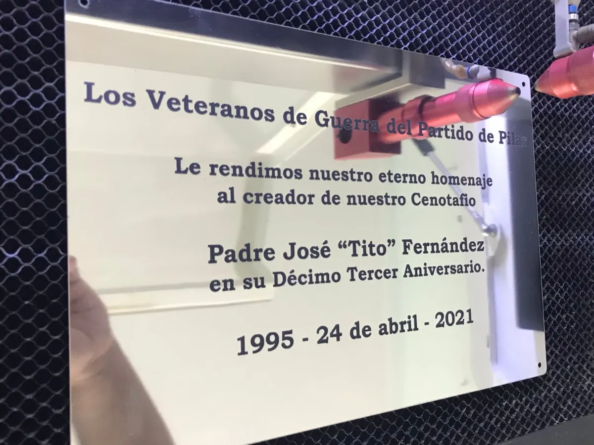 Placa para nicho grabada con láser 10